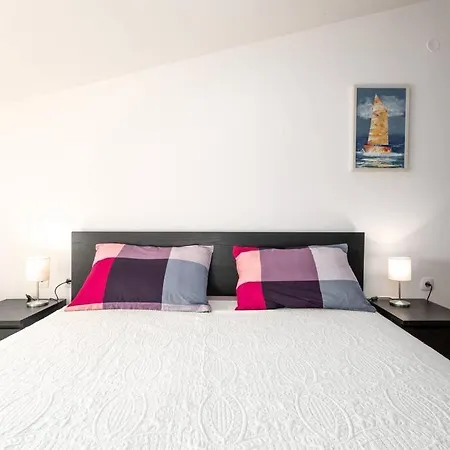 Melani By Briskva Apartament *