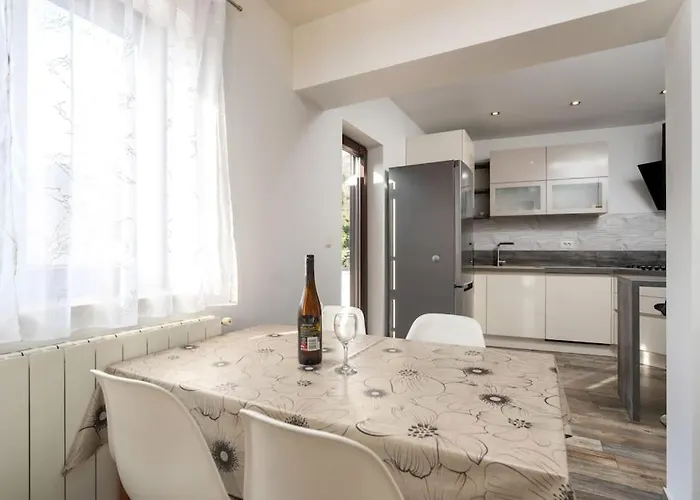 Apartament Melani By Briskva *